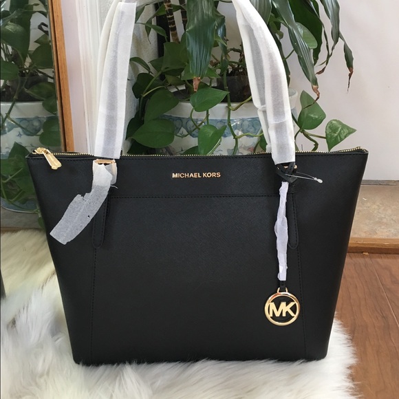 Michael Kors Handbags - Michael Kors LG zipntop Ciara tote